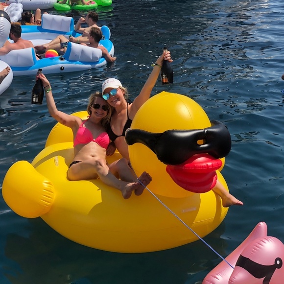 Meet your Posher, Katy! - Picture 2 of 8